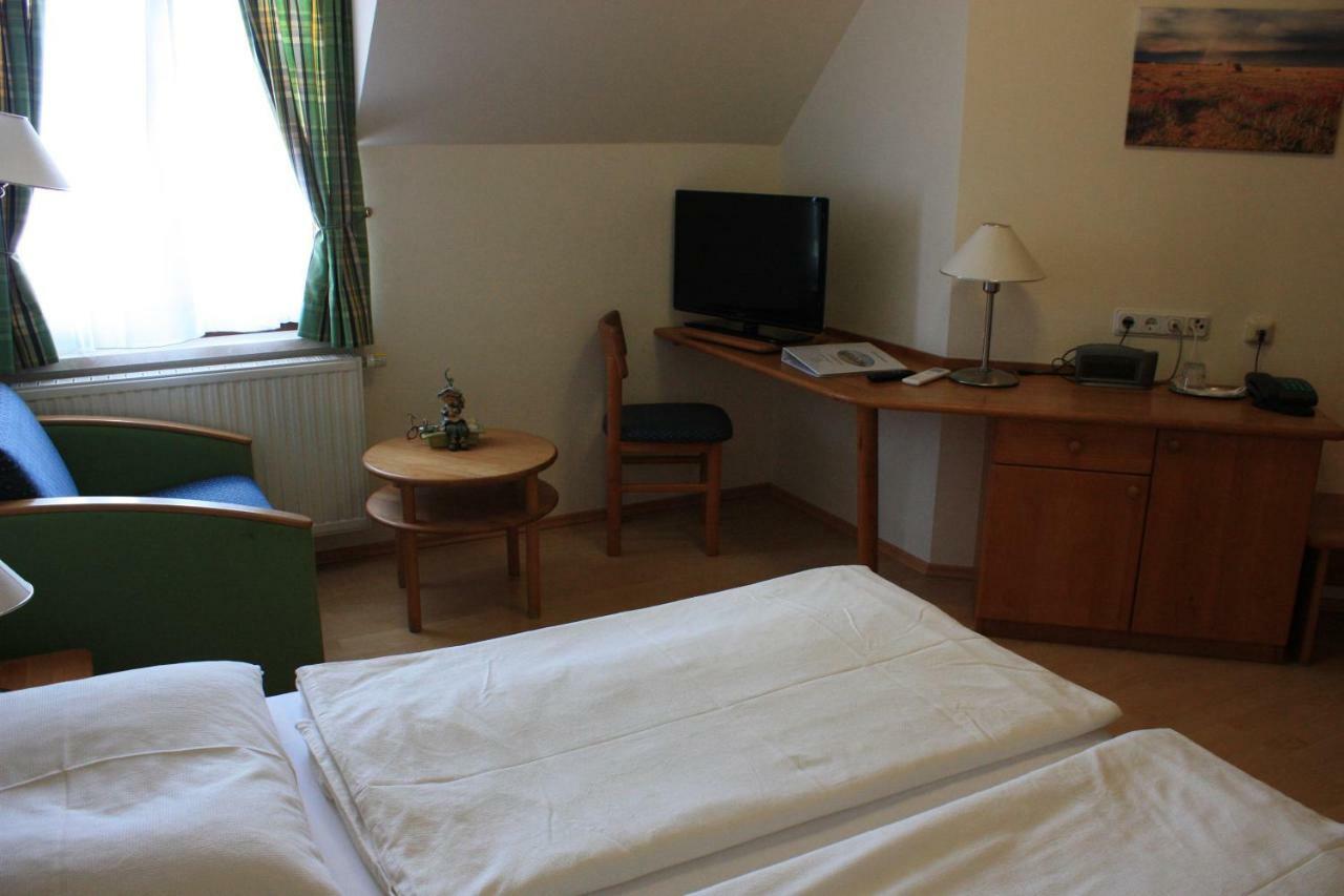 Gasthof Weinzettl Hotel Apetlon Ngoại thất bức ảnh